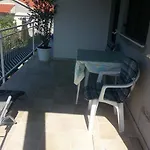 In Dvornica Mit Gepflegtem Garten By Interhome * Ražanj
