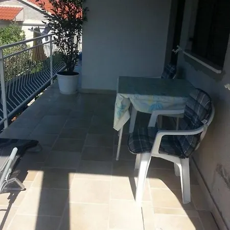 In Dvornica Mit Gepflegtem Garten By Interhome * Razanj