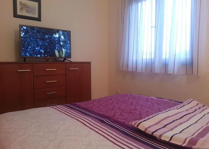 アパート In Dvornica Mit Gepflegtem Garten By Interhome