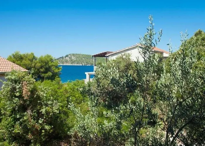 In Dvornica Mit Gepflegtem Garten By Interhome