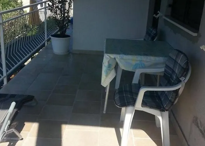 In Dvornica Mit Gepflegtem Garten By Interhome * Ražanj