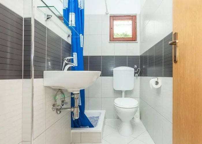 In Dvornica Mit Gepflegtem Garten By Interhome * Ražanj