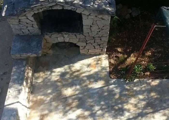 In Dvornica Mit Gepflegtem Garten By Interhome Apartment