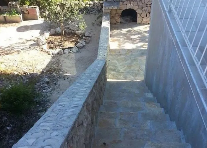 In Dvornica Mit Gepflegtem Garten By Interhome Ražanj