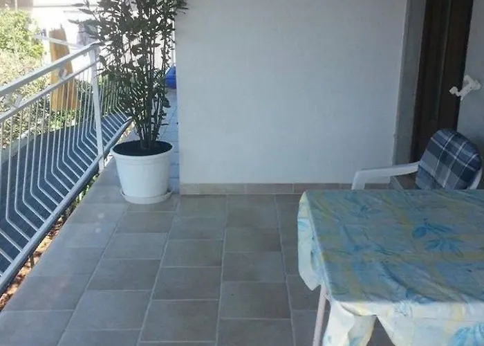 In Dvornica Mit Gepflegtem Garten By Interhome * Ražanj